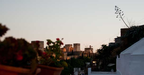 The panoramic Terrace with views to the Alhambra where you can have dinner or tapas